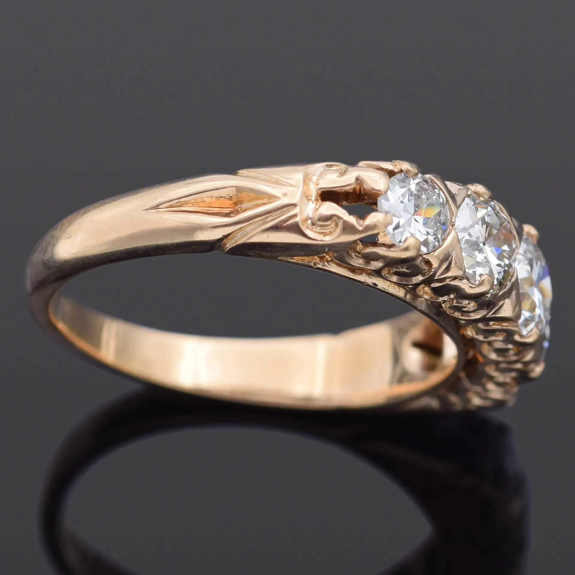 Antique 18K Yellow Gold 1.14 TCW Diamond Band Ring Size 5.25