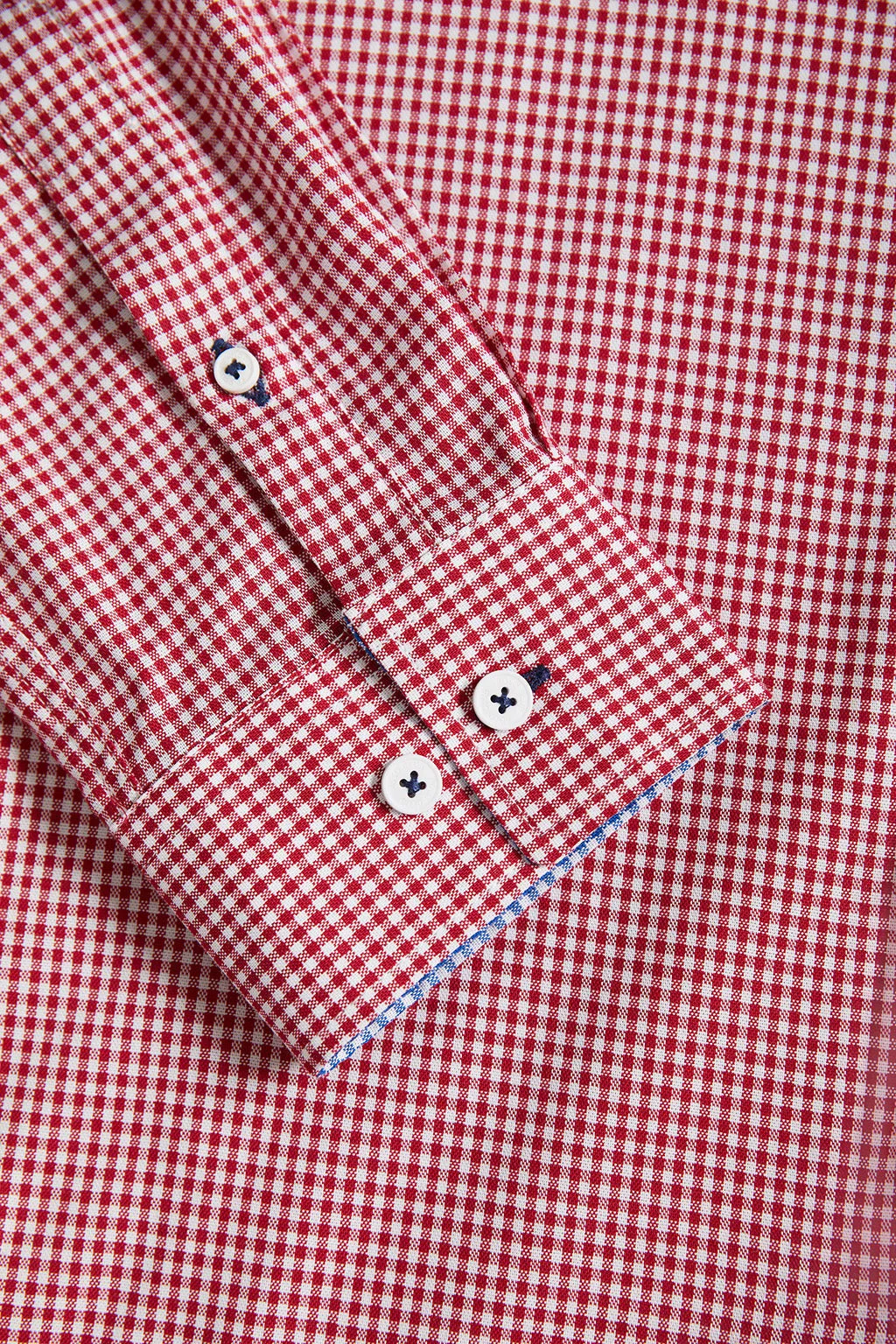 Camisa roja a cuadros vichy con detalle bordado