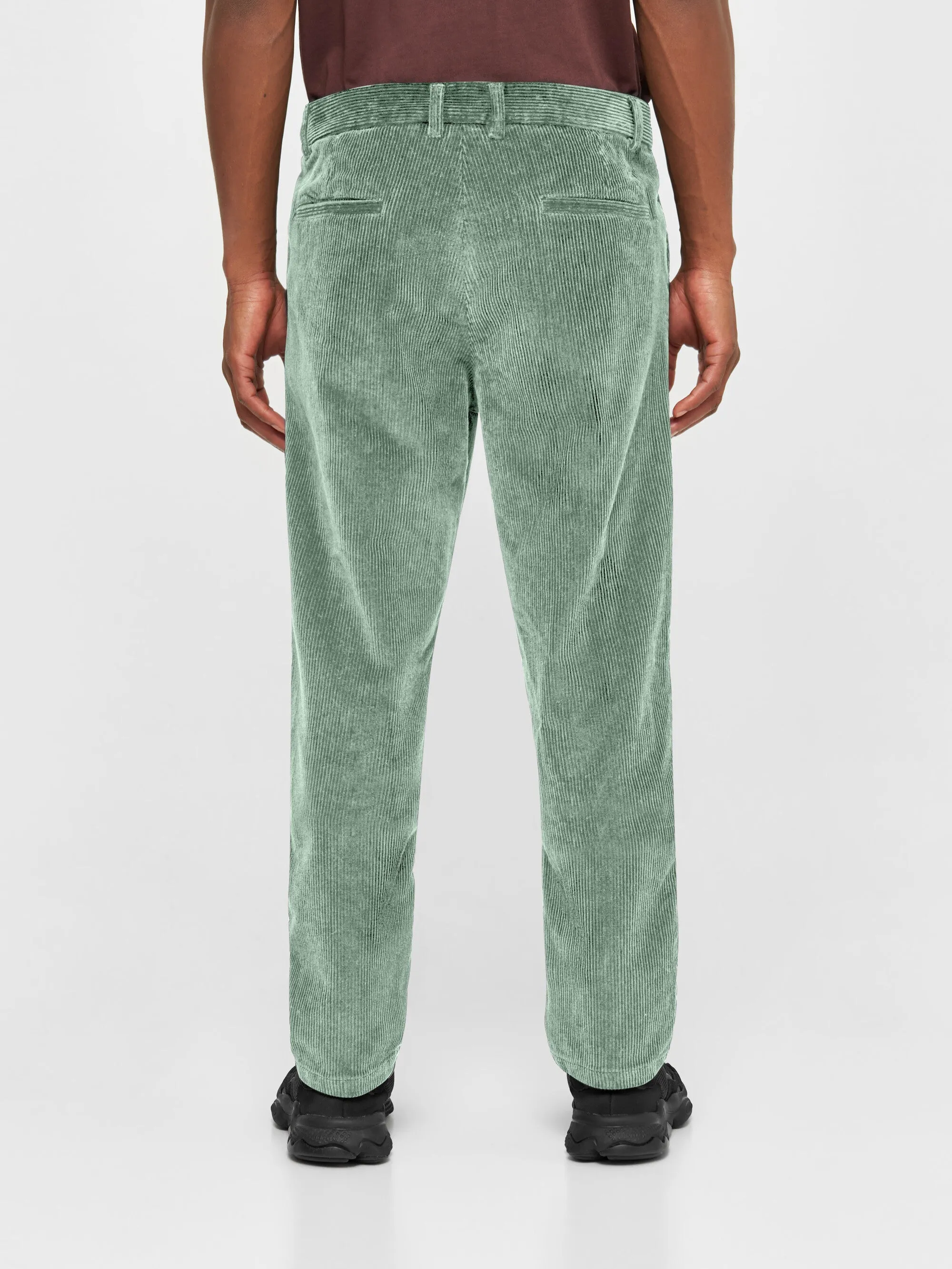 CHUCK regular 8-wales corduroy chino pants - Lily Pad