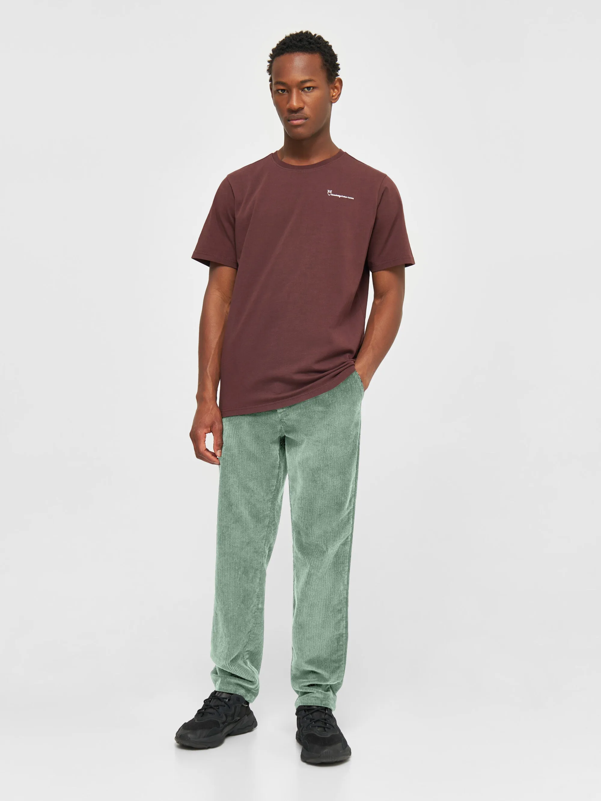 CHUCK regular 8-wales corduroy chino pants - Lily Pad