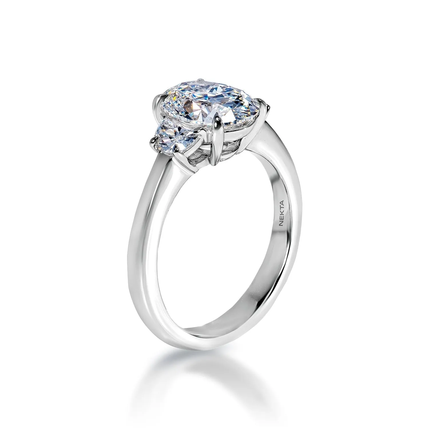 Lizzie 2 Carats G VS1 Lab Grown Oval Cut Diamond Engagement Ring in Platinum